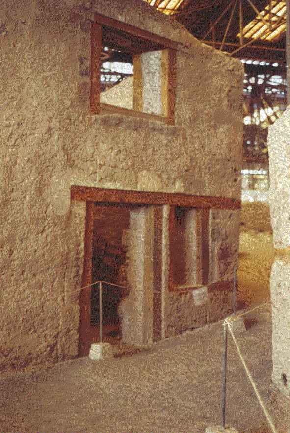 Akrotiri.jpg (72203 bytes)