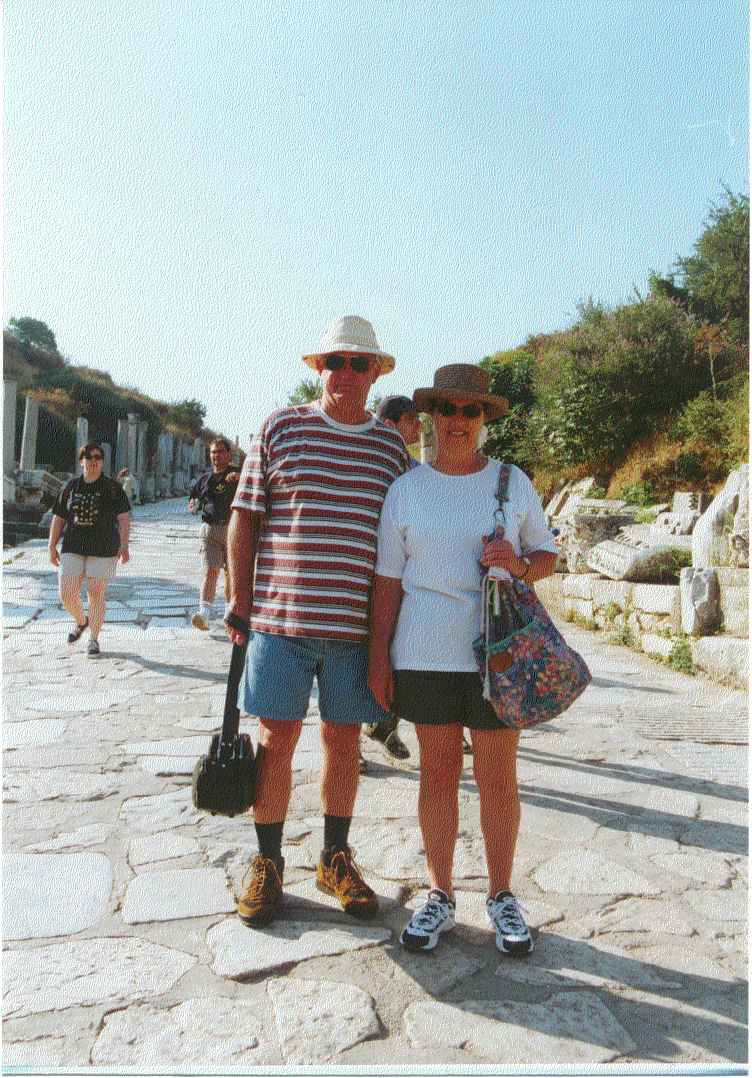 Ephesus_1.jpg (112934 bytes)