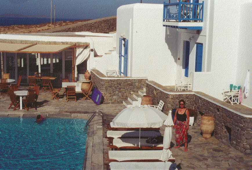 Mykonos_3.jpg (75565 bytes)