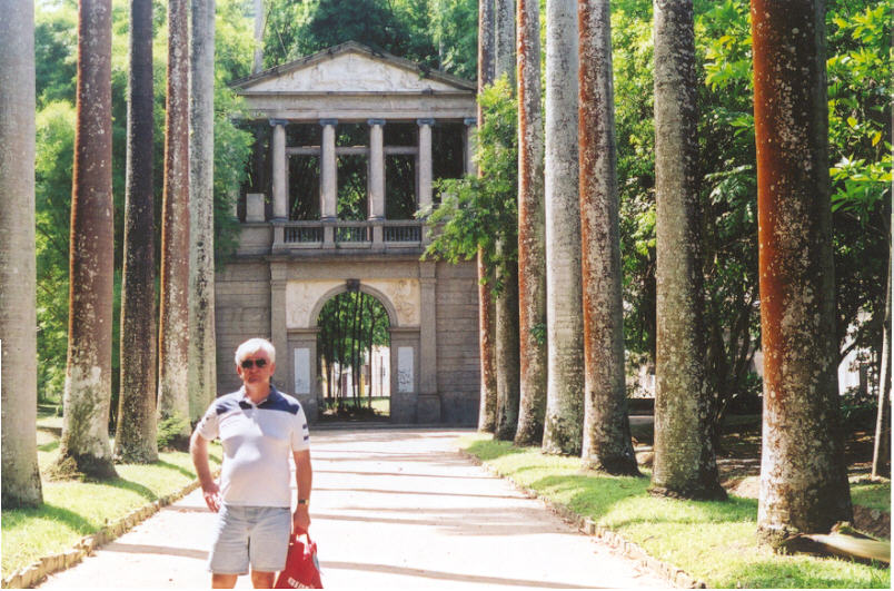 riogate.jpg (125543 bytes)